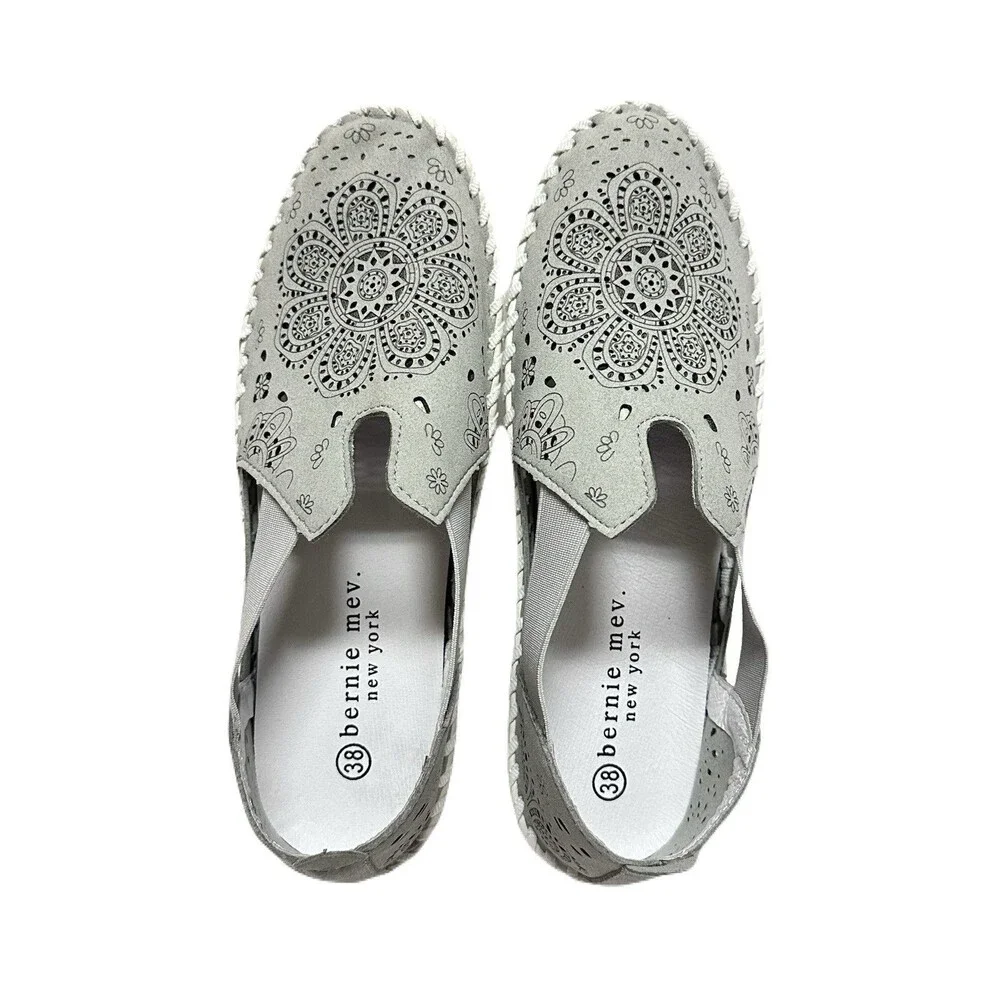 NEW Bernie Mev Tulum Womens 38 / 7 US Gray Leather Floral Cutout Closed Sandals